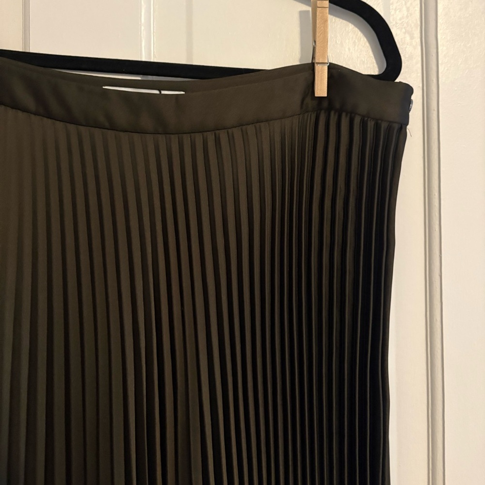 Zara Grey/Green Pleated Skirt - Size XL